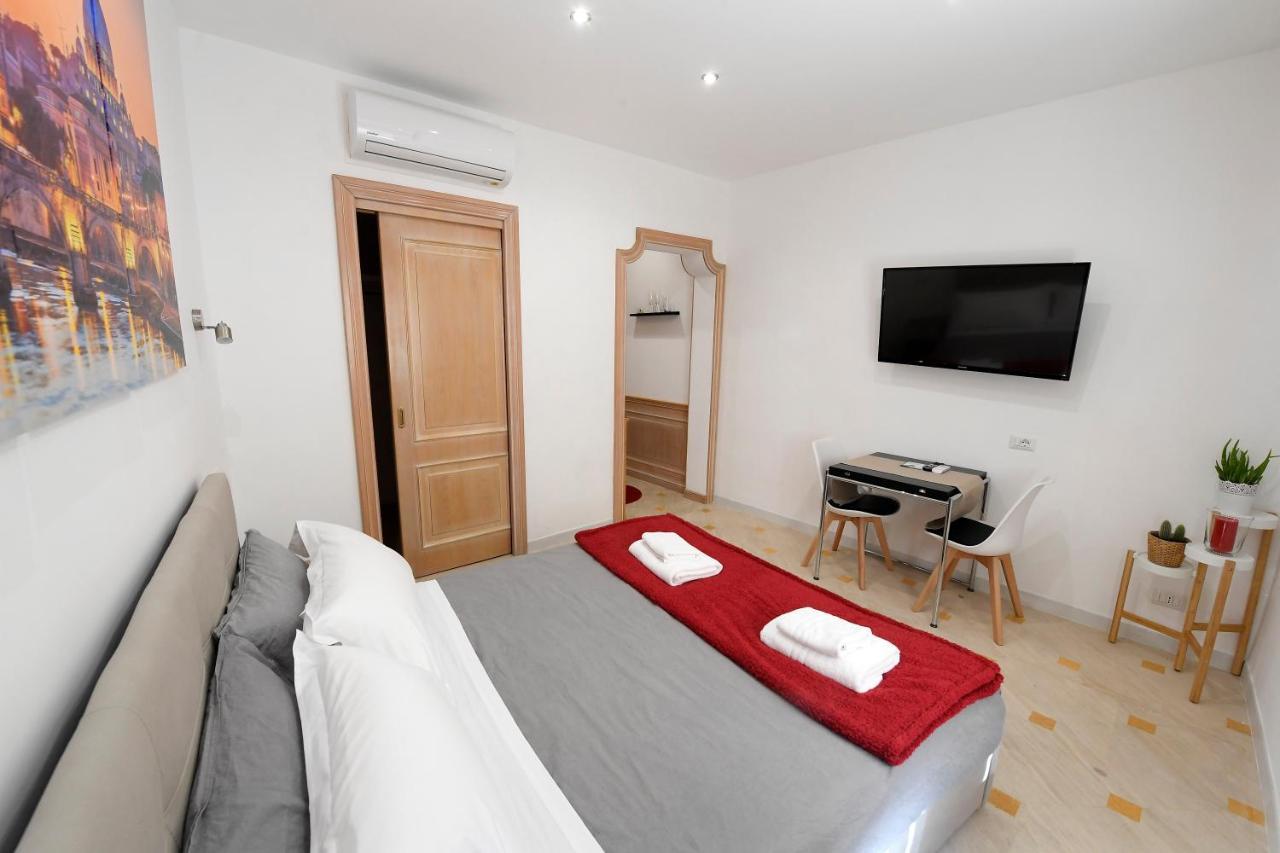 La Casa Degli Osti 2 - Piazza Navona * Roma